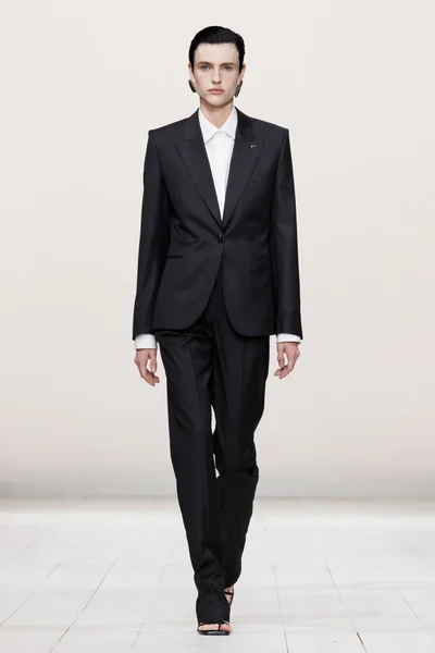 Look 10